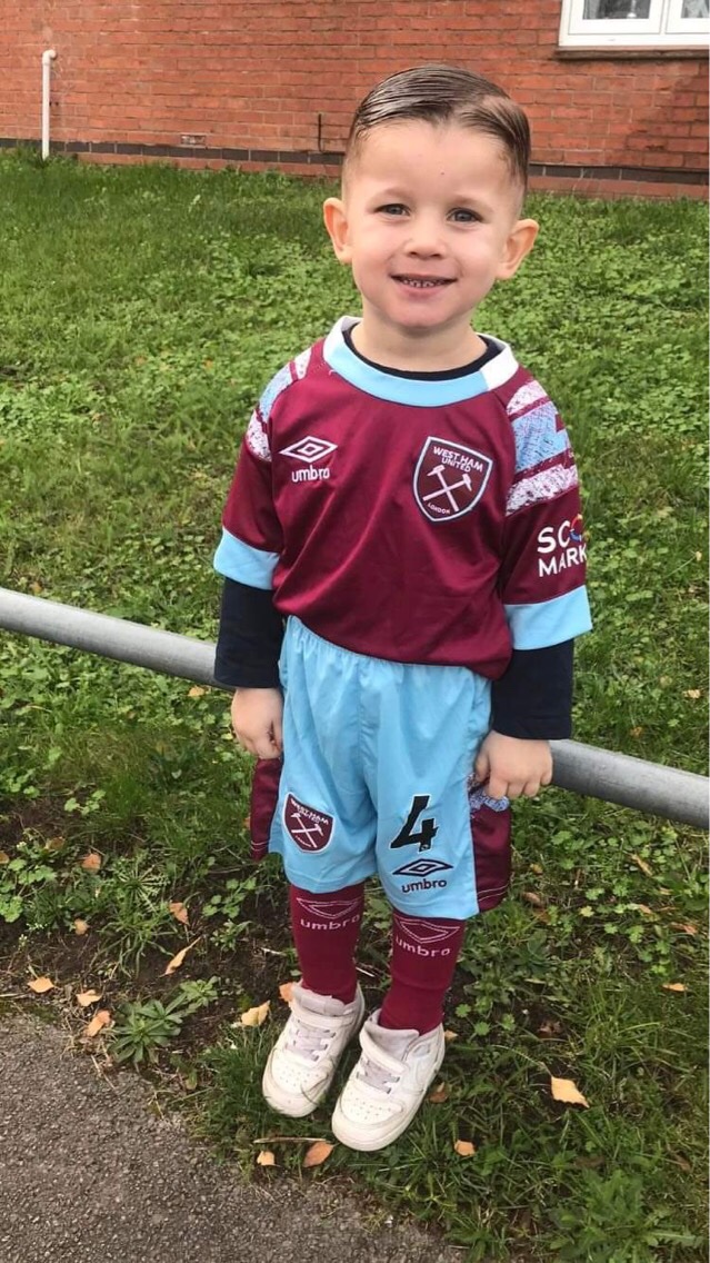 ConorEScott's tweet photo. Got Freddie the @WestHam kit and he absolutely loves it. He said straight away: “Dad, I look just like Declan Rice now”. 

@_DeclanRice biggest fan now, he even wanted No.4 as that’s Declan’s number for England ⚒🏴󠁧󠁢󠁥󠁮󠁧󠁿 
He would love to meet him one day! https://t.co/aTbc2H5hHs