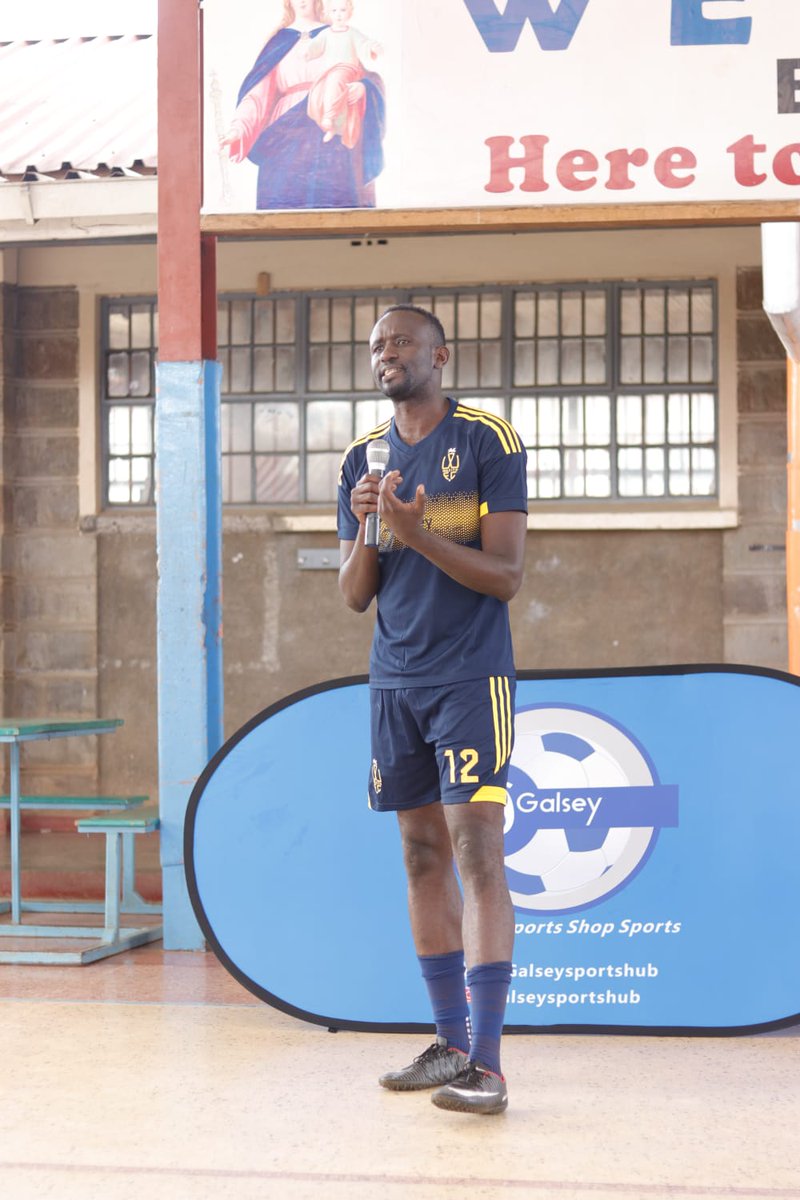 LeagueWazee's tweet photo. Recently and in partnership with @wazitofc Legends, a key WPL member, we carried out a very impactiful CSR activity at the BOSCO BOYS KENYA where we donated food stuff, clothing, shoes, soccer balls and sets of soccer bibs. We also had alot of fun interacting with the boys! https://t.co/RUki5HnB9E