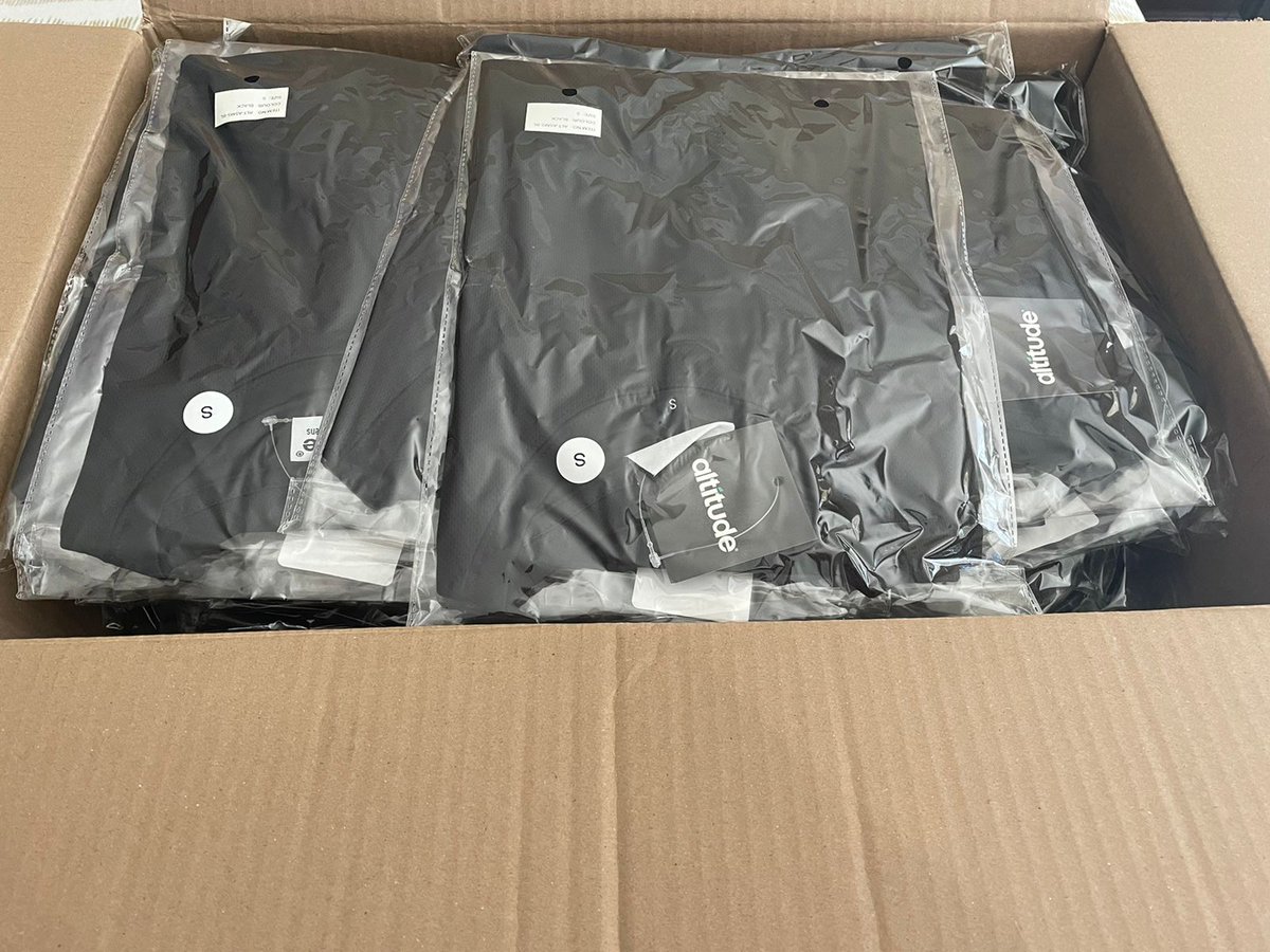 LevelUpMerchZA's tweet image. Stock has arrived, time to start the printing! 🙏💪
#LevelAthleticPro

levelupmerch.co.za