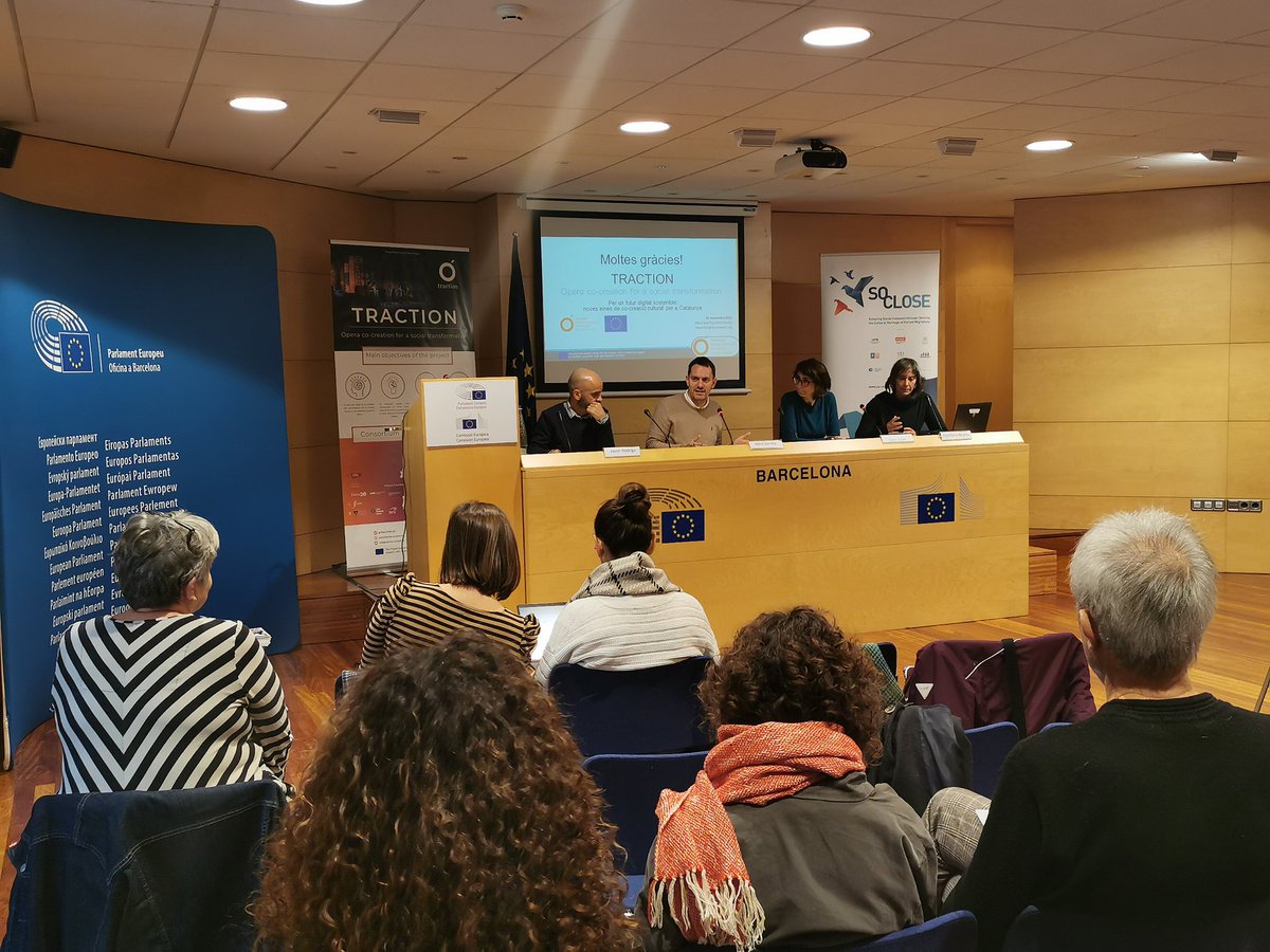 TRACTION_EU's tweet photo. Project leader Mikel Zorilla presents #TractionEU at the #EuropeanComission in Barcelona this morning.
Our technology:
🔧#CoCreationStage
🔧#CoCreationSpace
Our 3 #CommunityOperas:
🌟#LaGataPerduda
🌟#OutoftheOrdinary
🌟#OTempoSomosNós
#H2020 https://t.co/O2qGusP3Kh