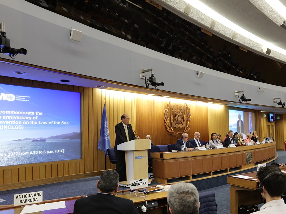 IMOHQ's tweet photo. UNCLOS and IMO - 40 years of cooperation since the “Constitution for the Oceans” was adopted in 1982. https://t.co/mtzNBi0Pts #LawOfTheSea https://t.co/dAQ5BWrTQ3