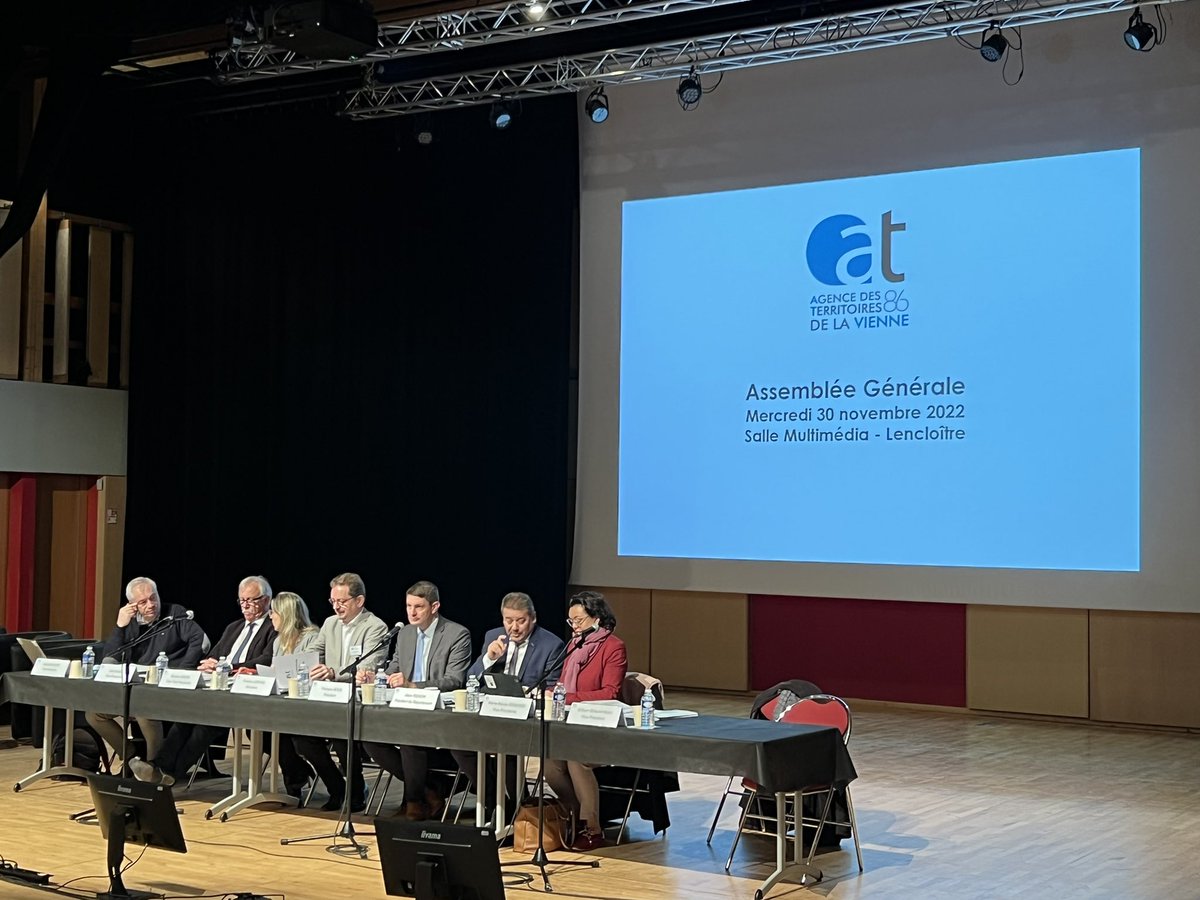 cyrilcibert's tweet photo. Présent ce matin à l’Assemblée Générale de l’Agence des Territoires de la Vienne #AT86 @departement86 @Maires_Ruraux https://t.co/GpoU469X8x
