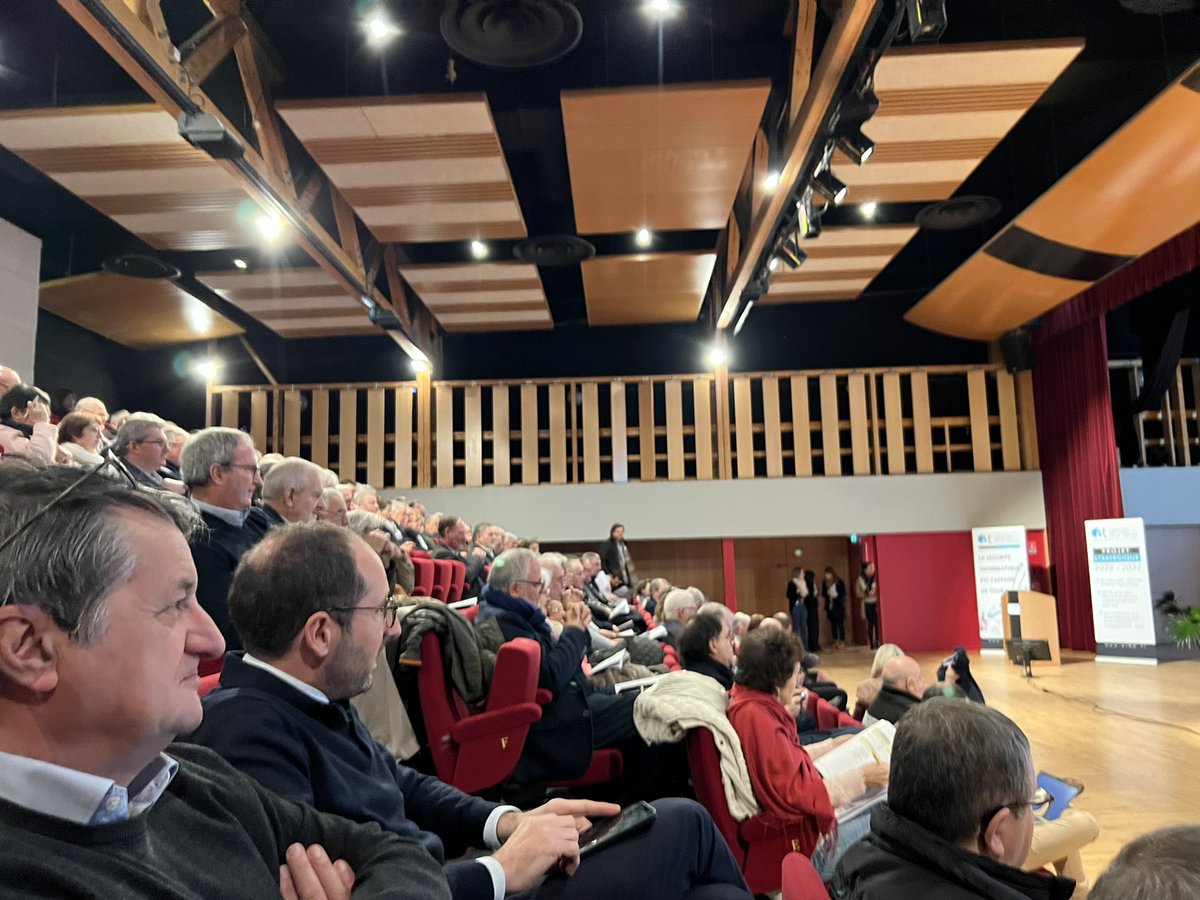 cyrilcibert's tweet photo. Présent ce matin à l’Assemblée Générale de l’Agence des Territoires de la Vienne #AT86 @departement86 @Maires_Ruraux https://t.co/GpoU469X8x