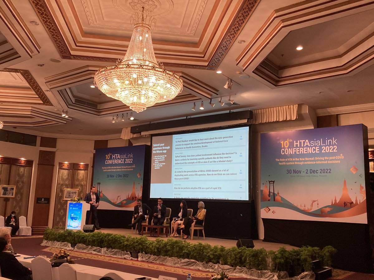 SarayuthKhuntha's tweet photo. #HTAsiaLink2022 Plenary 1: How will the landscape of HTA look like after the Covid pandemic? Will there be more opportunities or barriers? #HTAsiaLink #HTA https://t.co/hefd2PXx2e