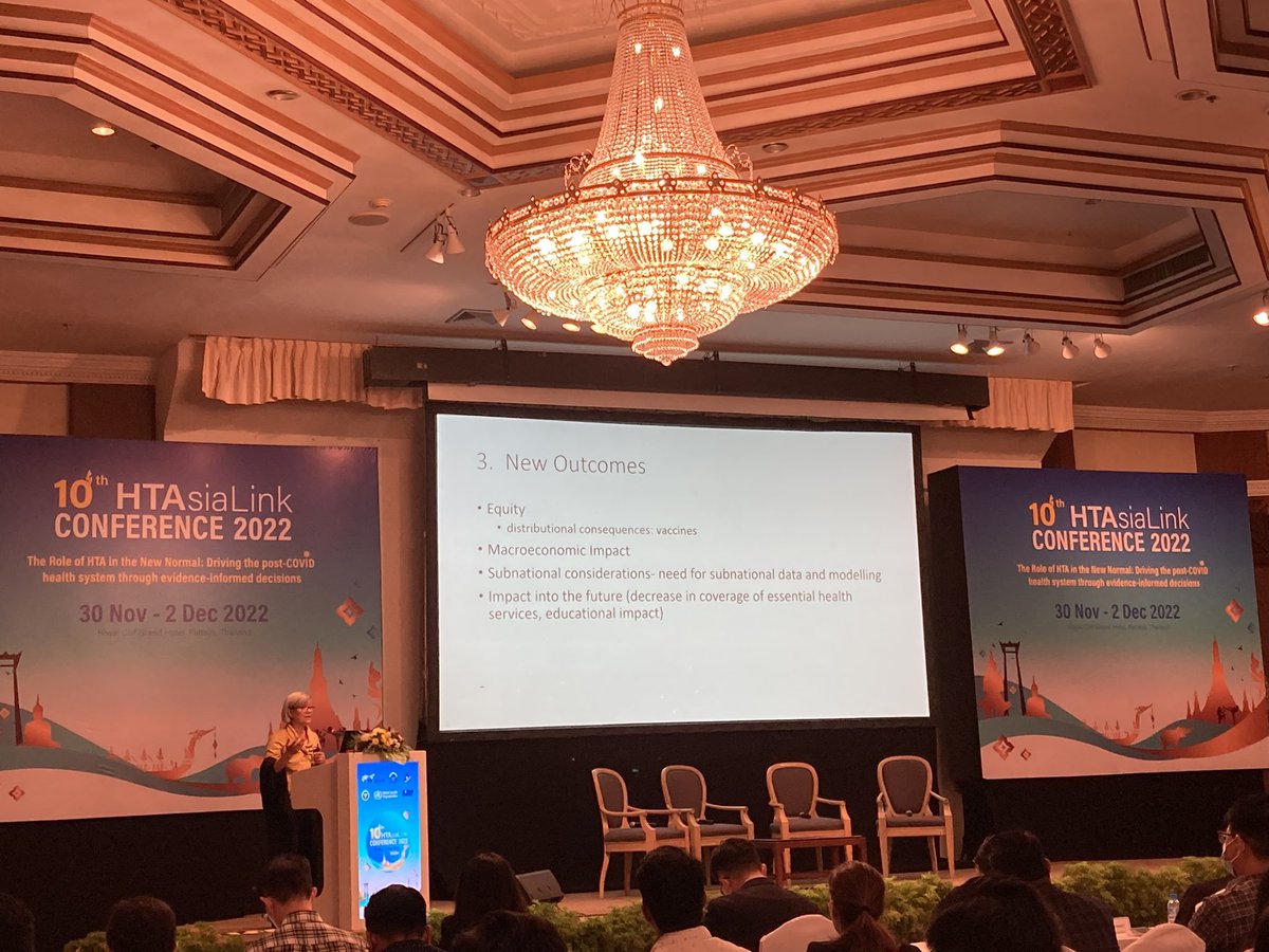 SarayuthKhuntha's tweet photo. #HTAsiaLink2022 Plenary 1: How will the landscape of HTA look like after the Covid pandemic? Will there be more opportunities or barriers? #HTAsiaLink #HTA https://t.co/hefd2PXx2e