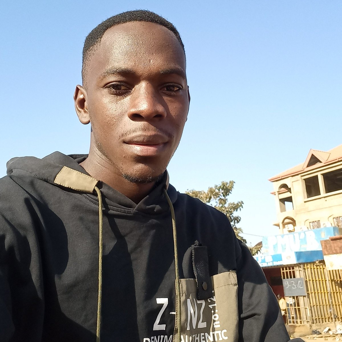 issoufo95's tweet photo. #NouvellePhotoDeProfil https://t.co/LGPUudHqUH