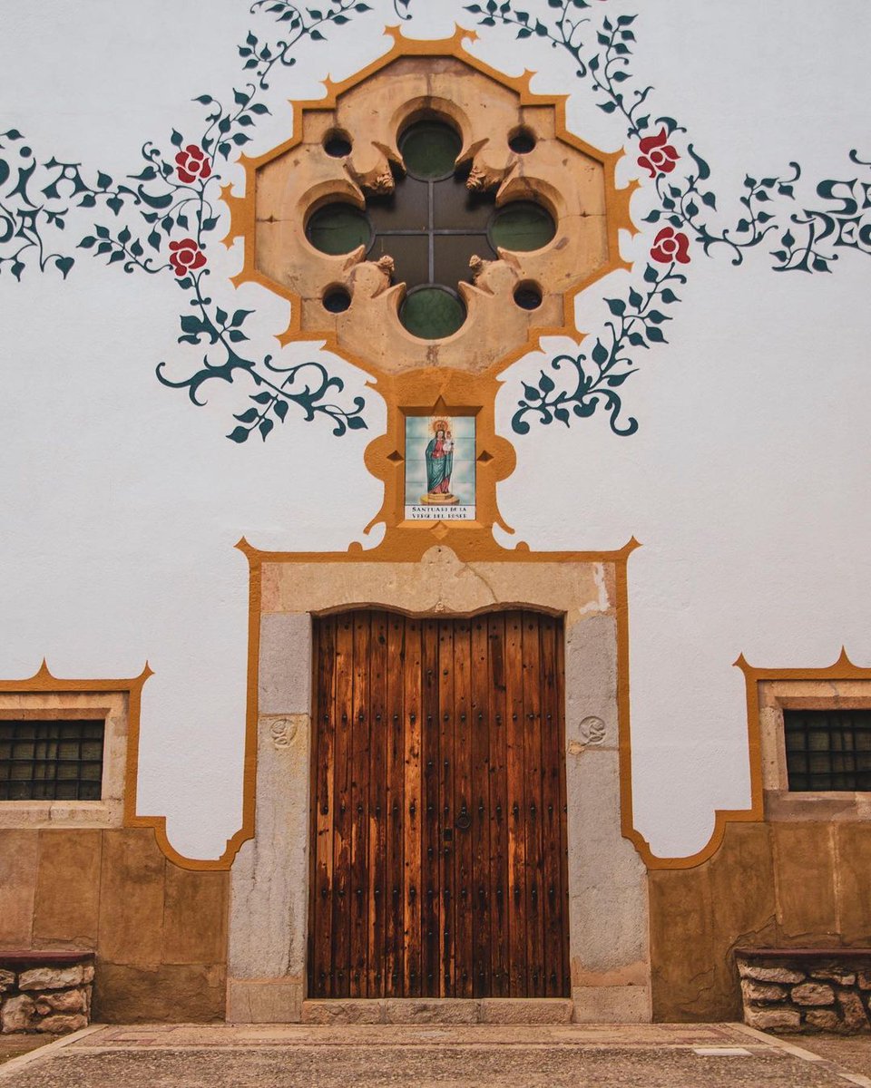 🌹 Les roses són les protagonistes de l'Ermita del Roser de #Vallmoll, una joia arquitectònica que #Jujol va fer brillar renovant l'edifici del segle XVI. L'heu visitada?

📸 joanjosepa.cat, micaelus52, encantsdelcamp

@turismealtcamp #AltCamp #CostaDaurada