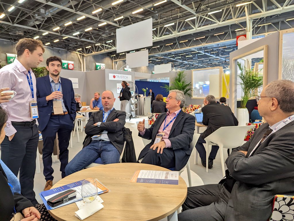 EESTEL_FR's tweet image. #Trustech2022 

Nos experts dans les starting blocks pour l'atelier sur la vérification d'identité à distance qui démarre à 11h30 ! 

#PVID #cybersecurite