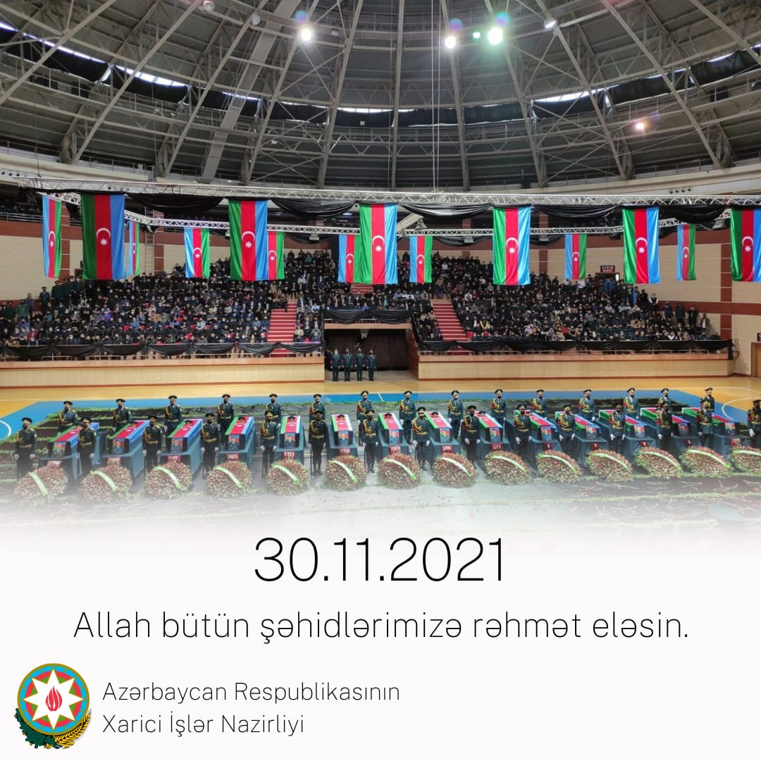 AzerbaijanMFA's tweet photo. Bu gün, Dövlət Sərhəd Xidmətinin helikopterinin “Qaraheybət” aviasiya poliqo­nunda qəzaya uğramasından 1 il ötür. Bu dəhşətli faciədə şəhid olan hərbçilərin ailələrinə başsağlığı veririk.

Allah bütün şəhidlərimizə rəhmət eləsin. 🇦🇿 https://t.co/9ZQmtU4J4P