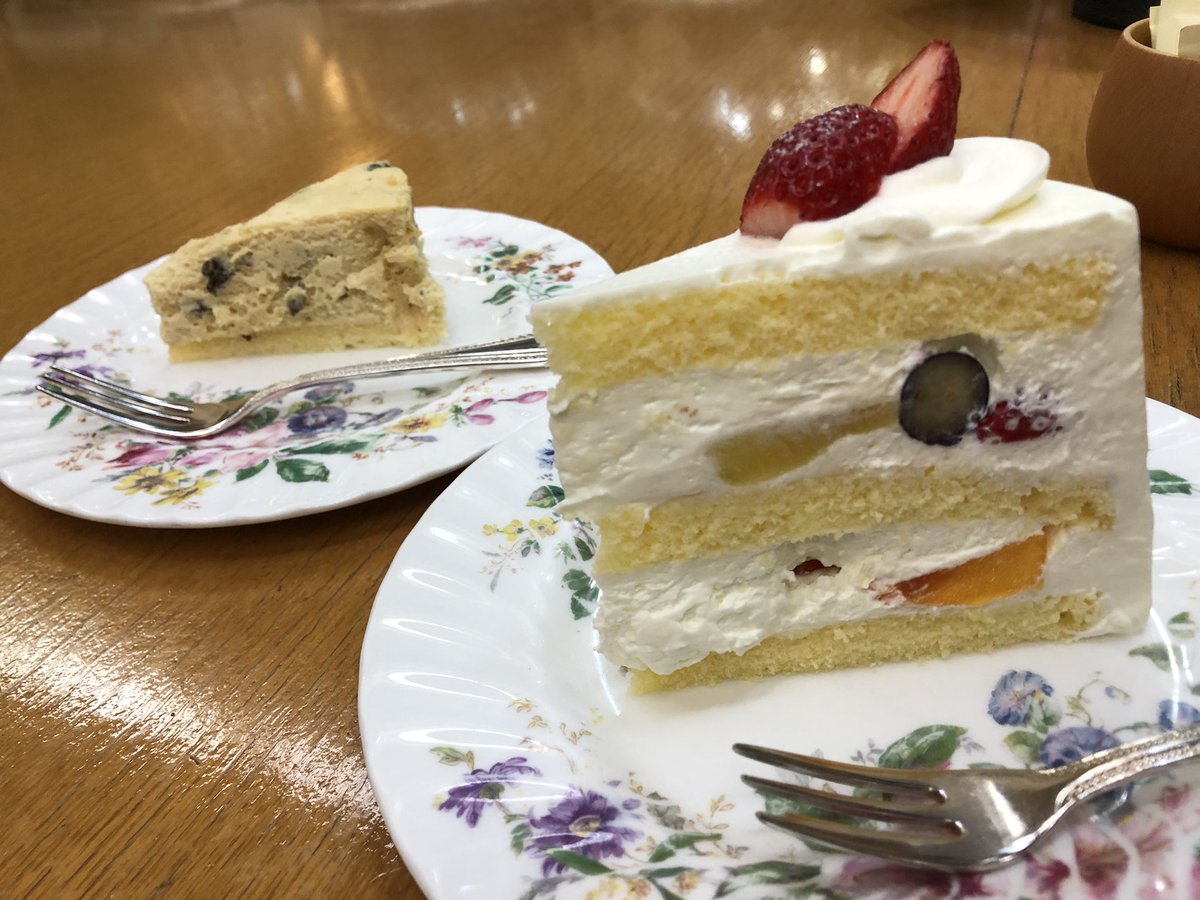 miho_325s's tweet image. 今日は母の付き添いで半休。
用事の後に下北沢の紅茶の美味しい喫茶店でお茶しました🫖
ラムレーズンチーズケーキと季節フルーツのショートケーキ🍰
話題の世田谷代田駅まで散歩も楽しみました🚶‍♀️#silent
半日だけでも休むとリフレッシュ出来ますね🙂
これからMOS勉✊🏻
#MOSExcel #夜勉部