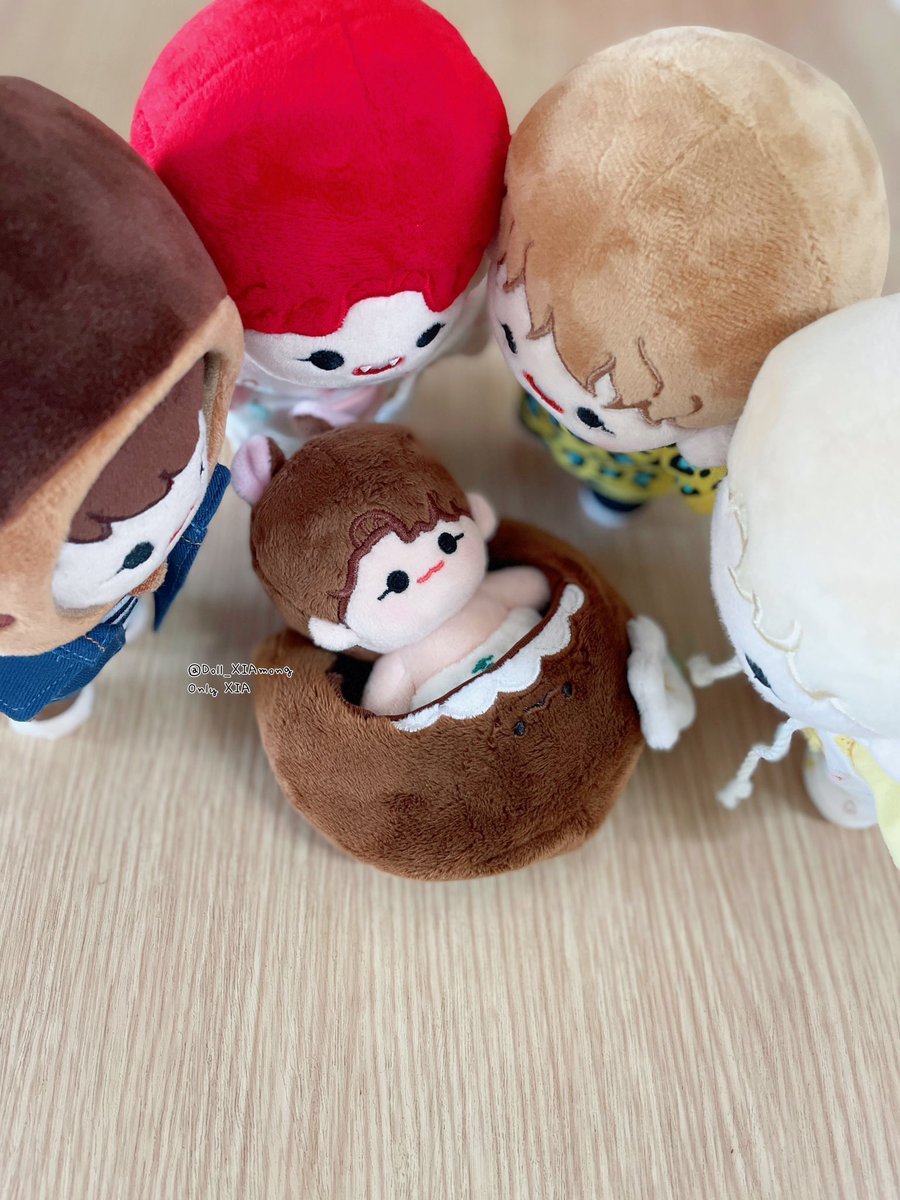 샤몽이들: 👤👥웅성웅성..👥👤👥👤👤 👥웅성...👥👤👥👥👤웅성..웅성..👥👤👥👤👥👤👤 얘 뭐야...👥👤👥웅성..👥👥👤👥웅성웅성..👥👤👥👤