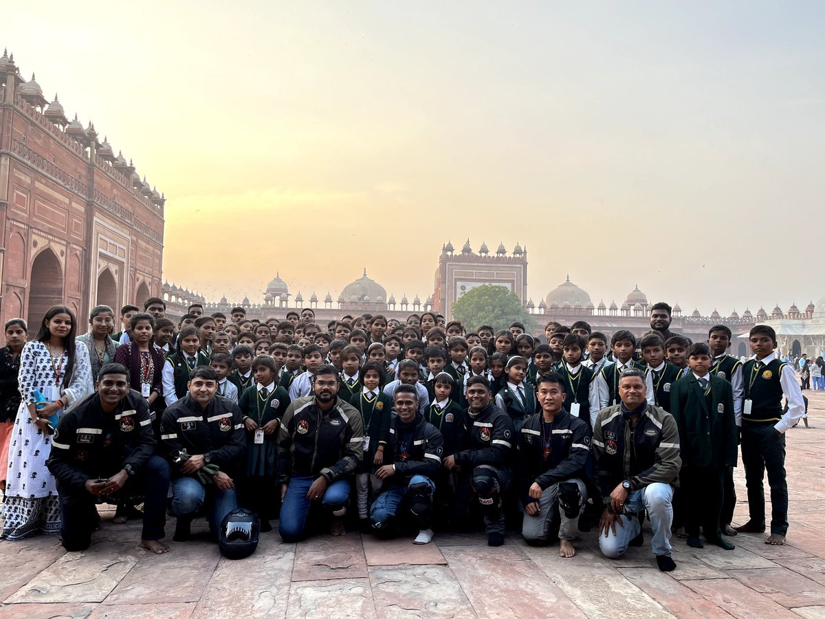 IN_Vikramaditya's tweet photo. #UnityRide22.Warm welcome by GOC 61 SubArea,a happy interaction with students of Children's Modern Academy,Etah &amp; visits to iconic architectural marvels.More miles behind the riders,than ahead. 🏍️
@indiannavy @IN_WNC @IN_WesternFleet @karnataka_ioc @jawamotorcycles @yezdiforever https://t.co/Pv6o7qzo1S
