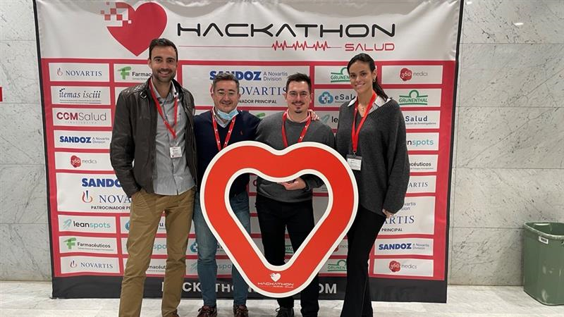 uspceumedicina's tweet photo. ❤️Profesores del Dpto. de Fisioterapia participaron el pasado 24 de noviembre en el VII #HackatonSalud @comsalud. Los investigadores participantes mostraron los resultados del proyecto Craniomov de la USP CEU, que tiene como objetivo la prevención del dolor crónico. ¡Bravo! 🙌🏽👏🏽 https://t.co/MayuKmyEzJ