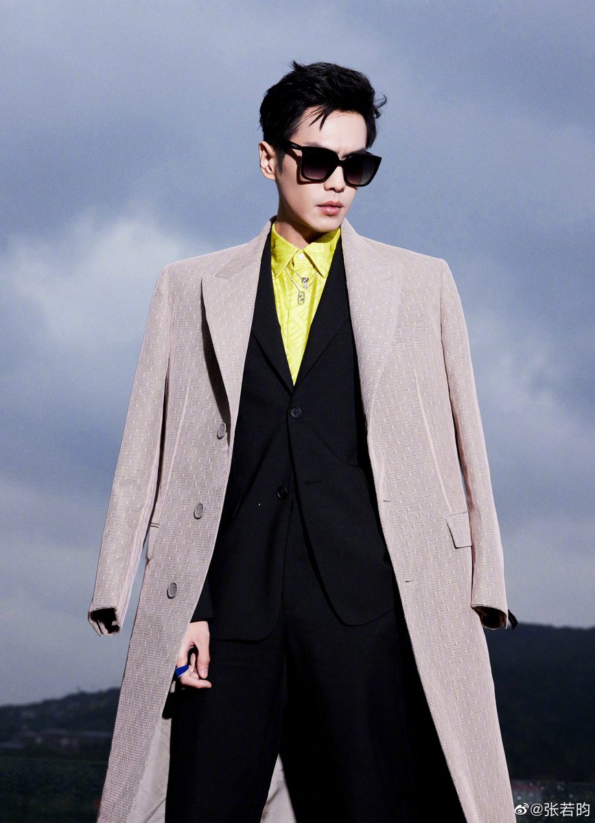dramaskfan's tweet photo. #ZhangRuoYun para Weibo TV & Internet Video Summit 2022.
Mais fotos: https://t.co/o4deDtRbTh
#张若昀 #SwordSnowStride #TheFatedGeneral #JoyOfLife #InsectsAwaken #TheEvolutionOfOurLove #NovolandTheCastleInTheSky #LegendOfNineTailsFox #Intouchable #cdrama #dorama https://t.co/6j2YCLX18q