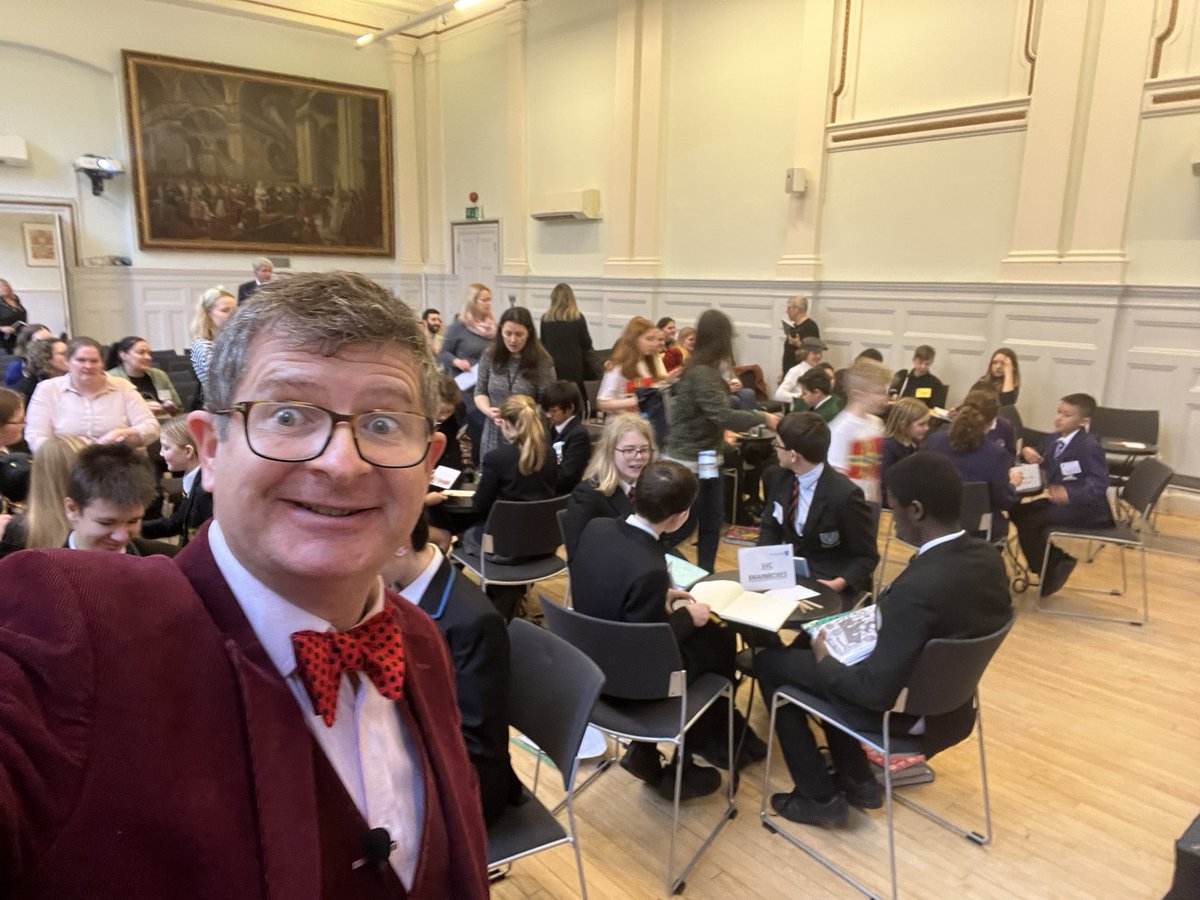 This is beyond exciting!!! The first ever @BritannicaMag schools quiz finals!! <a href="/bookactivist1/">Victoria Dilly</a> <a href="/one_to_read/">Ben Harris</a> <a href="/FCBGNews/">FCBG</a>
