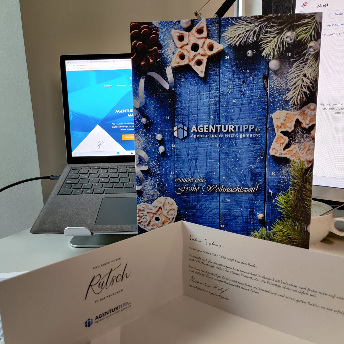 Die ersten Weihnachtsgrüße in diesem Jahr sind bei uns eingegangen. Vielen lieben Dank an Alexander Walz und das ganze Team von Agenturtipp.de.

Auch ein Dankeschön für die vielen tollen Leads, die über euer System reinkommen.