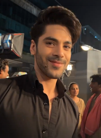 SimbanagpalC's tweet photo. Last day of shoot🥺
We will miss you #RishabhGujral ❤
#SimbaNagpal #SimbaScads #Naagin6 #RishabhGujral #ShaktiGujral https://t.co/7CIEWm8aw5