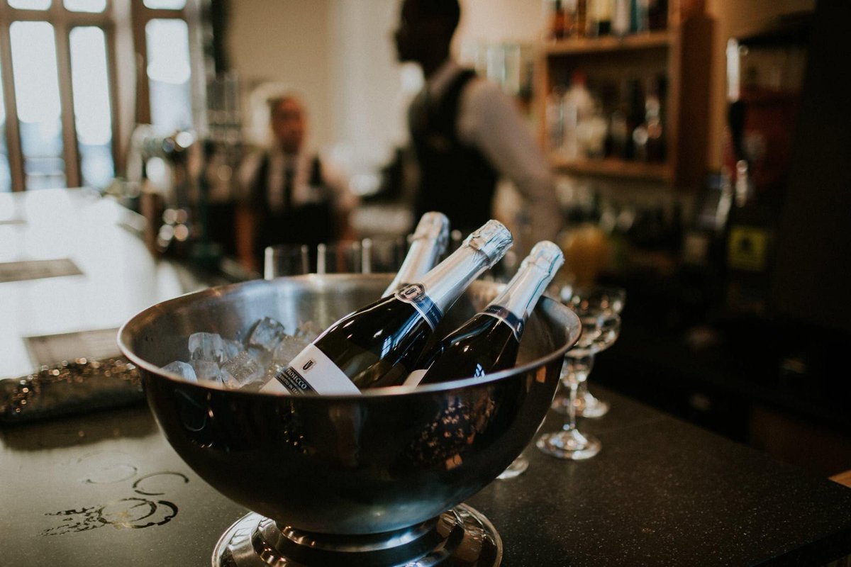 We cannot think of a more spectacular back drop to seeing in the New Year in Canterbury! 
Enjoy a glass of Prosecco and canapés on arrival, a 6-course gala dinner, DJ, Piper, and dancing with the popular 8-piece Band, Co Co. 
canterburycathedrallodge.org/events/new-yea…