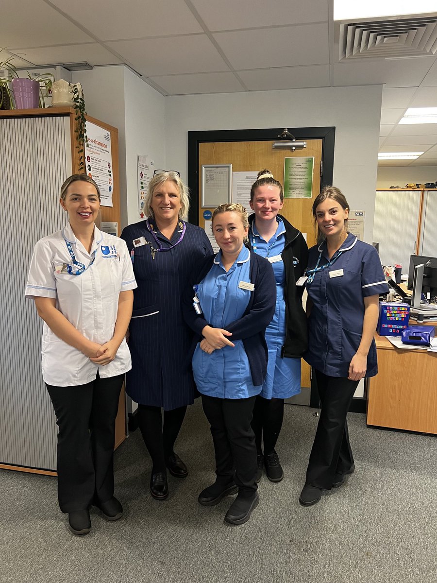 Meeting more of our newly qualified RNs out in the #community, as well as a second year apprentice converting from a HCA to an RN. This team really is an example of #growyourown in the #community &amp; busting the myth that you can’t go into community as your first RN post 💙 ⁦