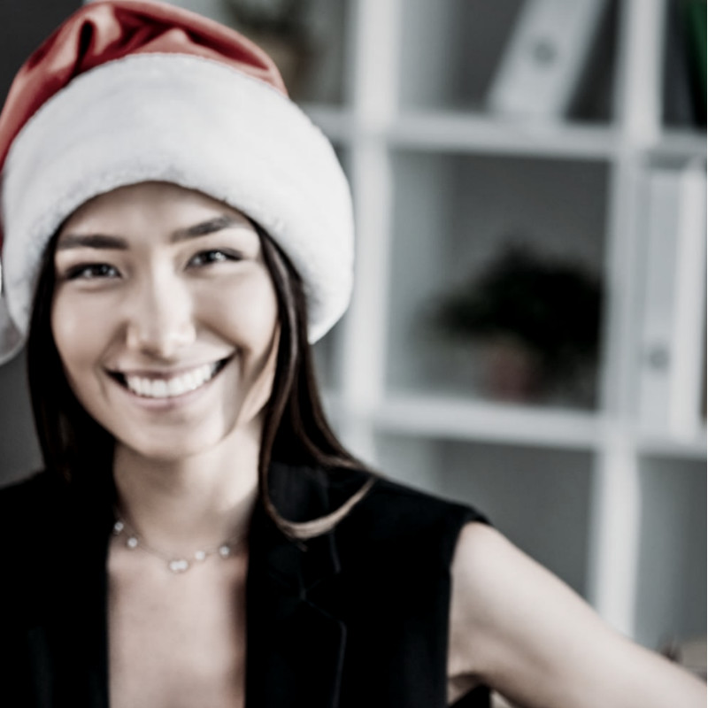 We know what you are thinking!

Should I or shouldn't I ...

Upload a new profile photo onto LinkedIn with me wearing a santa hat.

What are your thoughts?

#LinkedInProfile #LinkedInProfilePhoto #CareerBranding