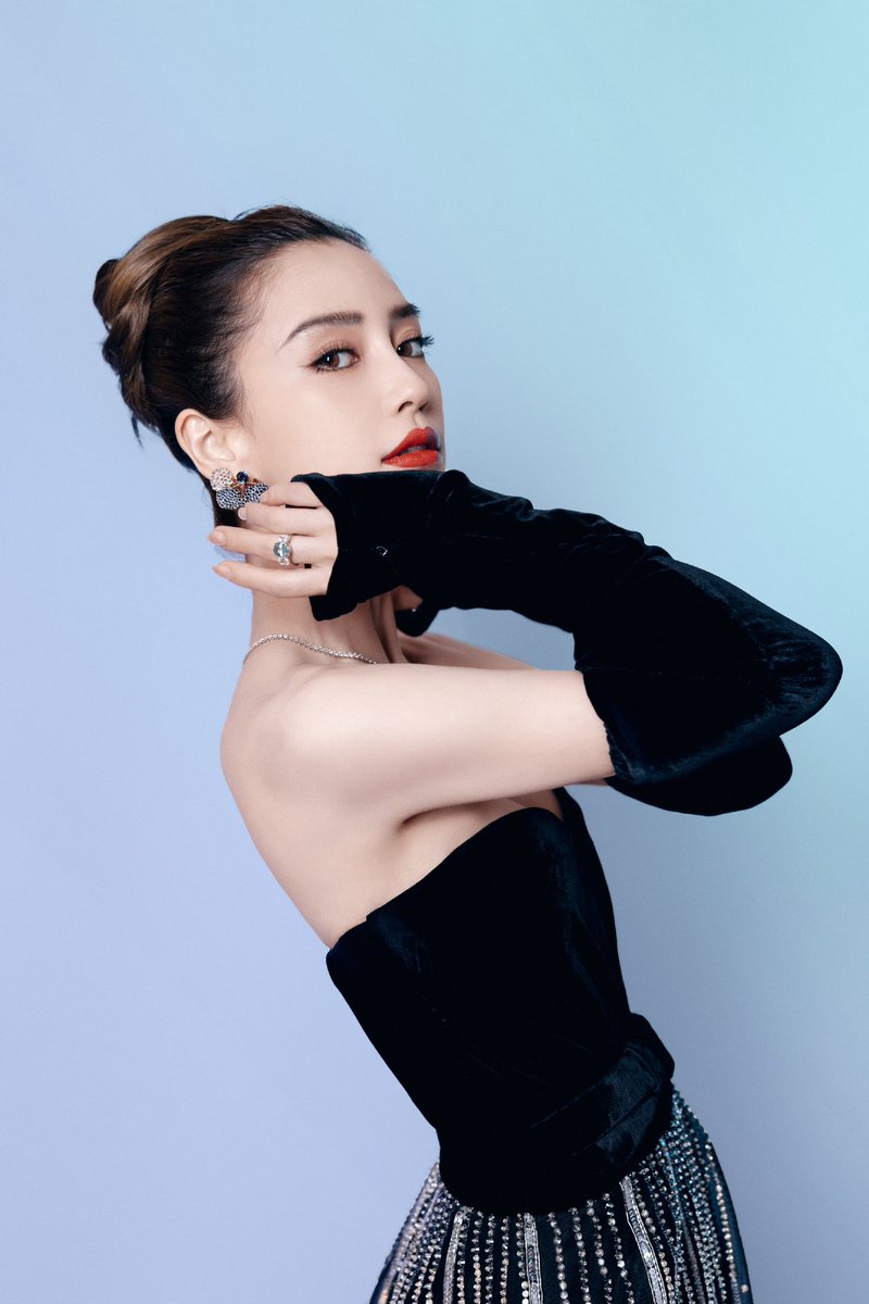 dramaskfan's tweet photo. #Angelababy para Weibo TV & Internet Video Summit 2022.
Mais fotos: https://t.co/peH3x74a1N
https://t.co/wBC4ve6zjg
#YangYing #尘缘 #TheWindBlowsFromLongXi #LoveTheWayYouAre #BackForYou #ChenYuan #GeneralAndI #OneSmileIsVeryAlluring #MyTrueFriend #CityOfDesire #cdrama #dorama https://t.co/oWP6LXfV7w