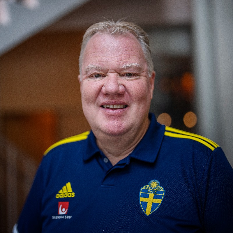 svenskfotboll's tweet photo. Idag meddelar SvFF:s avgående ordförande Karl-Erik Nilsson att han accepterat att kandidera till posten som RF-ordförande vid Riksidrottsmötet i maj 2023.

I maj lämnar Björn Eriksson sin post som ordförande för Riksidrottsförbundet, och en ny ordförande ska väljas.