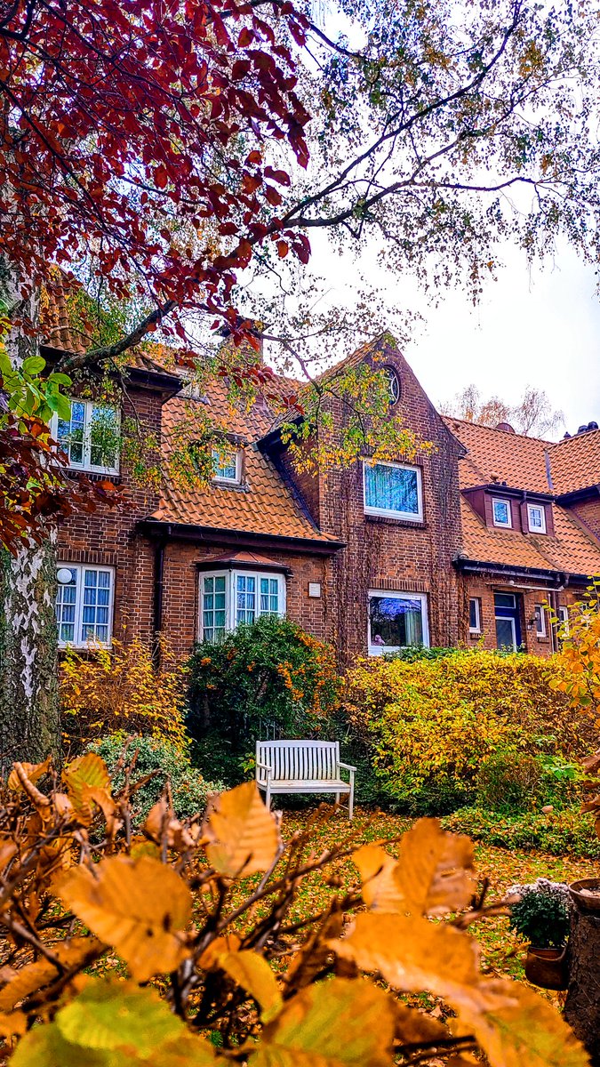 ivan4ova's tweet photo. #architecture #Hamburg #germany #autumn #cityexplore #urbanexplorer #ThePhotoHour https://t.co/iGhqPOPqzm