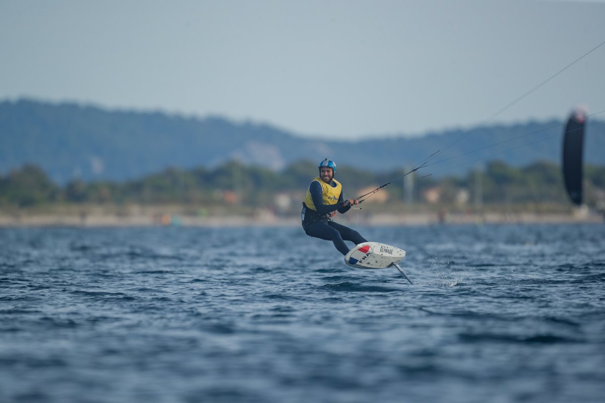 Maxime Nocher, Champion de France Kitefoil 2022 yachtclubdecannes.org/blog/203/maxim… @villecannes @CannesSports @Cannes_France @marinepool @VoileBanquePop @AlpesMaritimes #kitefoil #cannes #yachtclubdecannes #regatta #sailing