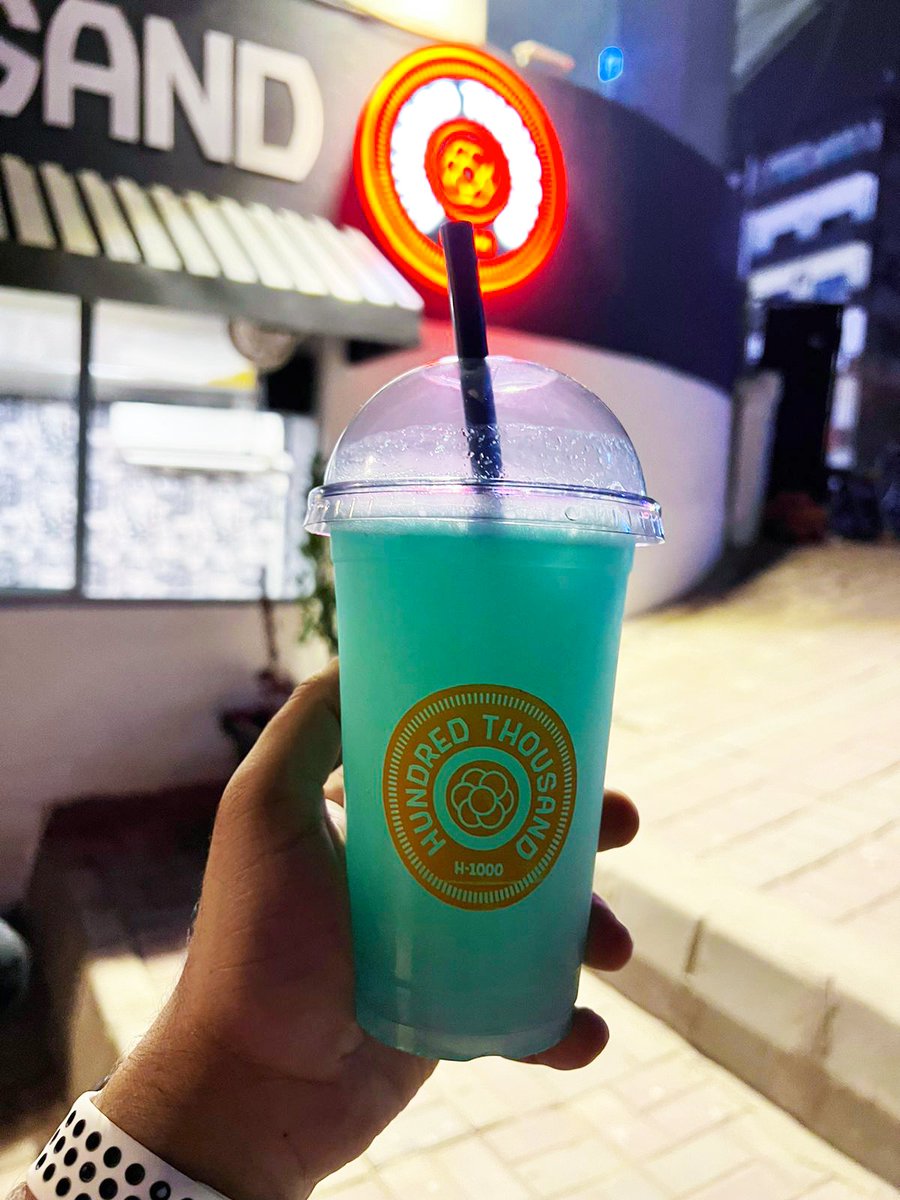 100000pk's tweet image. Blue like the Coast of Maldives 🌊🏖️😍
Ft. Lemon Blast Chiller 🍋🥶
(In the winters we make our drinks less icy, tho if you love your drinks super cold let us know, and we'll max out the ice for you!)

#islamabadfood #islamabadfoodblog #pakistanstreetfood #pakistan #lahore #drink