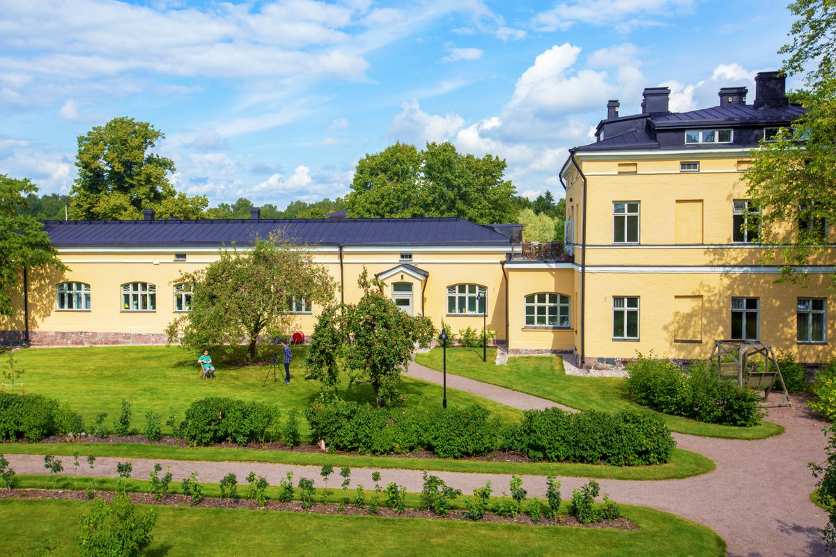 Lapinlahden sairaalan tulevaa käyttöä suunnitellaan vuorovaikutuksessa kaupunkilaisten ja alueen käyttäjien kanssa.
🌲 Puisto säilyy! 🌲
👉Osallistu Kerrokantasi -kyselyssä: kerrokantasi.hel.fi/lapinlahti-ide… 
👉Lisätietoja: hel.fi/fi/uutiset/lap…

#Helsinki #Lapinlahti