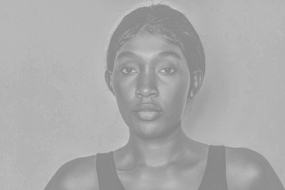 Victoria_John21's tweet photo. People said you have to be picture perfect ..No wonder some pictures come out blurry, well am here to do my own thing not the common#selfportrait#SSOT https://t.co/RUOo94f1QC