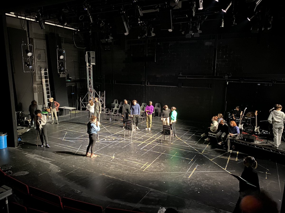 kieknowles's tweet photo. Teching at @LAMDAdrama itβs been a while!!! #Londonplay #newplay https://t.co/Pj3BL72iLX https://t.co/VjFSuYlcZa