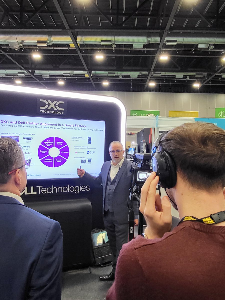 DXC Technology tweet media