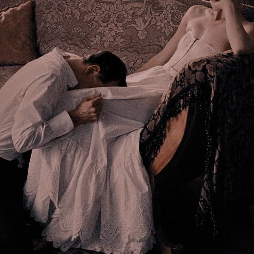 You can't base an entire romance novel around one random image you seen on pint-