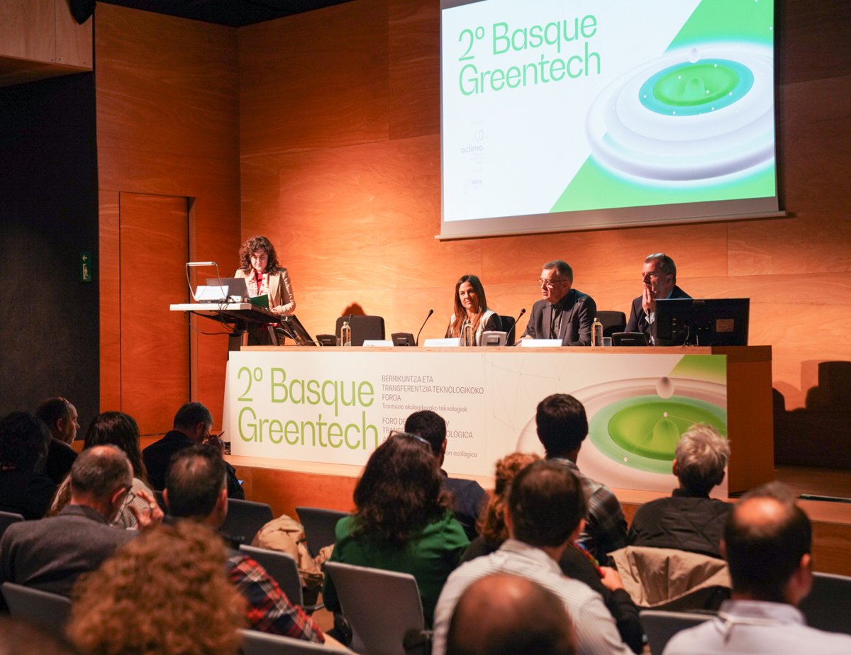 AclimaEuskadi's tweet photo. 🟢🗣️Bloque 4 - Claves de la innovación ambiental en la industria vasca 
oAmaia Arzadun, @CLUSTER_SIDEREX 
oIñaki Ugarte, Asociación @Clúster del papel de Euskadi
oMarcial Alzaga, @feaf_fundicion  y Fundición y Forja
Moderadora: Olga Martín,  #Aclima
#2ºBASQUEGREENTECH https://t.co/divoXXSxJV