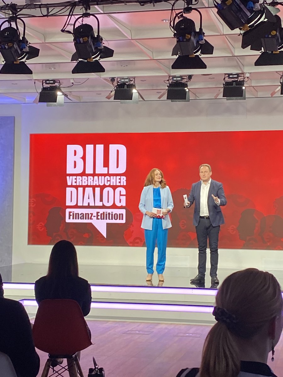 Knut_Fabian's tweet photo. @BILD kämpft für Sie:
==> gegen steigende Energiepreise!
==> für Ihr Erspartes!
==> für eine bezahlbare Wohnung &amp; Eigenheim!
Beim ersten @BILD Verbraucher-Dialog trafen sich wichtigsten Experten um mit unseren Lesern in den Dialog zu treten und Antworten zu geben. https://t.co/SAla9xliAN