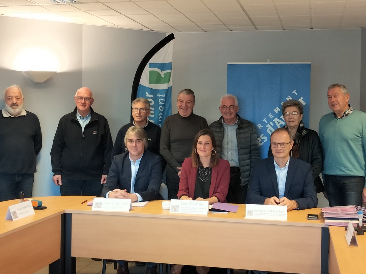 📝Signature des contrats de territoire avec les communes du canton de Pleneuf-Val André à Saint Denoual <a href="/JRCarfantan/">Jean-René Carfantan</a> @GGSE_22 #territoires #communes