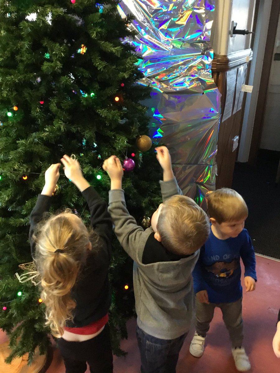 BathgateNs's tweet photo. We are getting into the Christmas spirit at Bathgate West 🎄⭐️ #ChristmasTree #WorkingTogether https://t.co/GzrJgzupQa