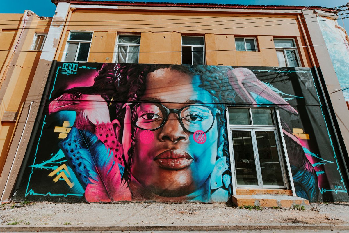 San Nicolas never fails to dazzle. Have you spotted the latest murals here yet?

#streetart #onehappyisland