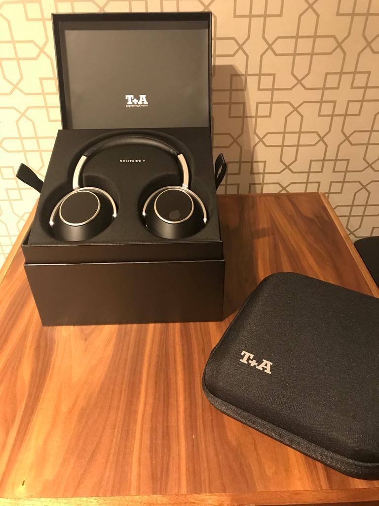 studioAV tweet media