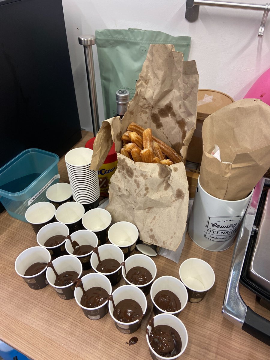 En esta oficina quien no moja es porque no quiere.