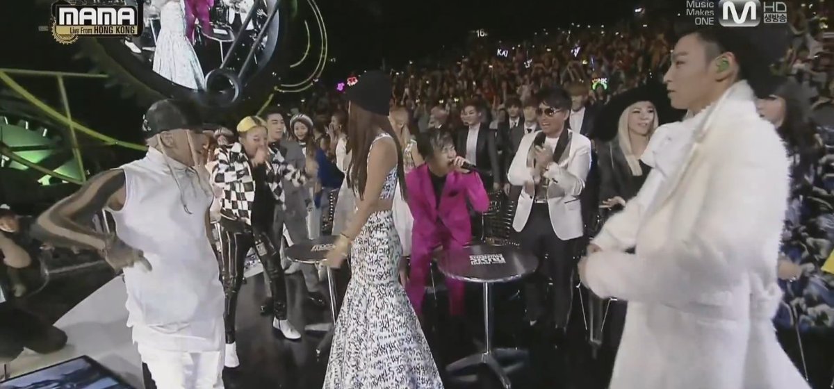 Skiesruto's tweet photo. BIGBANG 🤝 TREASURE  legendary stage presence that we want in kpop industry  period.🔥✨ 
@treasuremembers https://t.co/OGQL0f0OBG