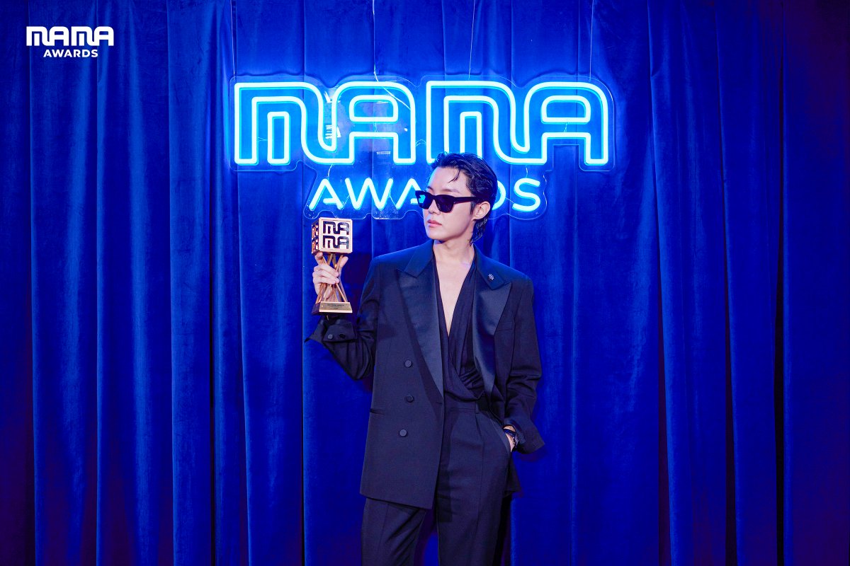 MnetMAMA tweet picture