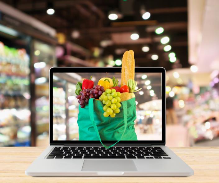 emiliemarquois's tweet photo. #LogissimoFresh pour le portage de #repas à domicile pour les #seniors 🧓, le réassort des #frigos connectés (+ de 20 plats différents chaque semaine) au sein des entreprises pour les collaborateurs et la livraison des #drives piétons 🚶.

#Logissimo #Logistique #ProduitsFrais https://t.co/aUoL1lKCZP