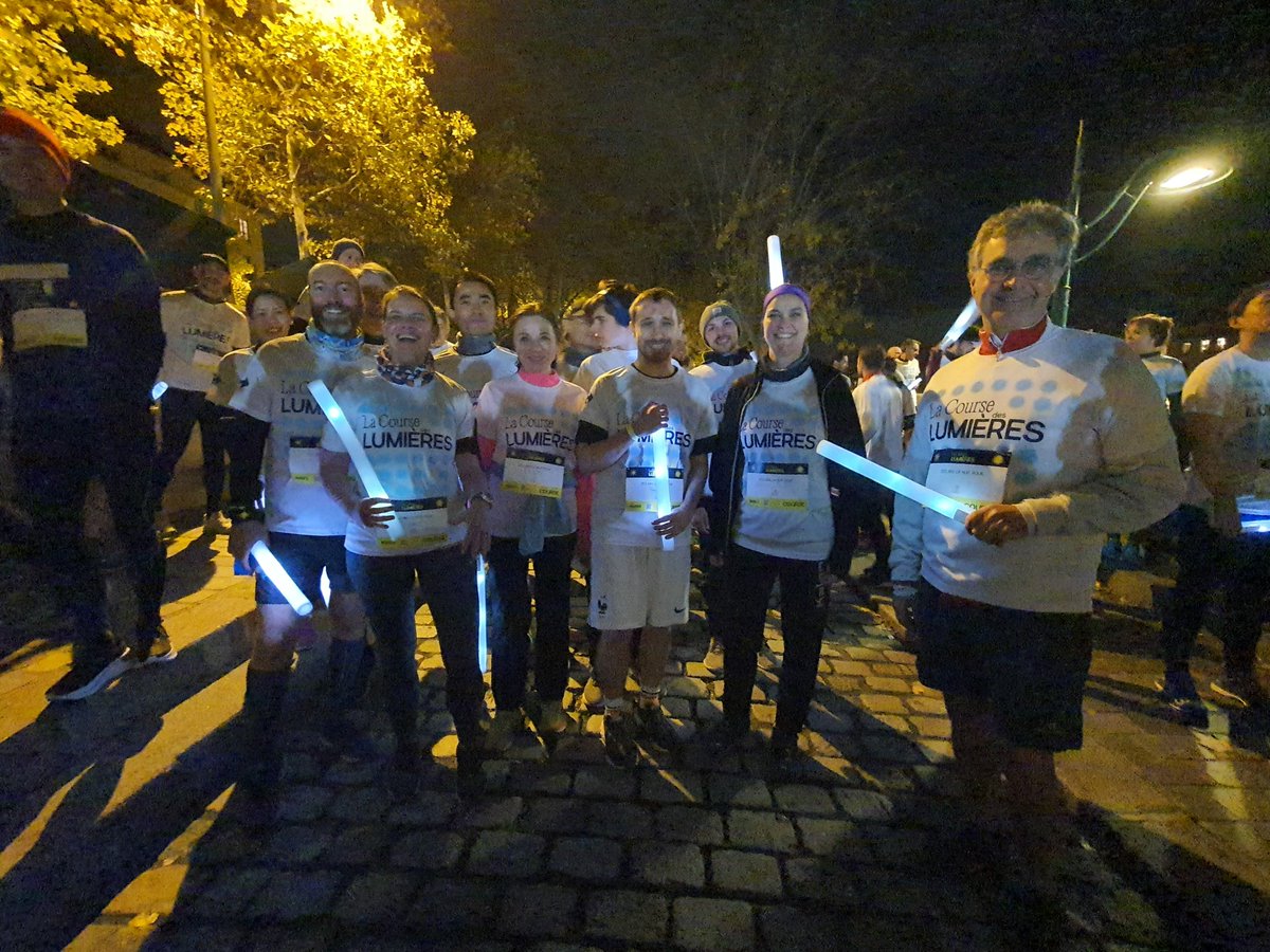 Ennov_Group's tweet photo. Bravo à nos collaborateurs sportifs ! Les équipes d’Ennov sont ravies d'annoncer leur 3ème participation aux évènements de La Course des Lumières. 💡 Une participation qui démontre davantage notre engagement envers le secteur des sciences de la vie. #coursedeslumieres https://t.co/2g3HJ1U5cw