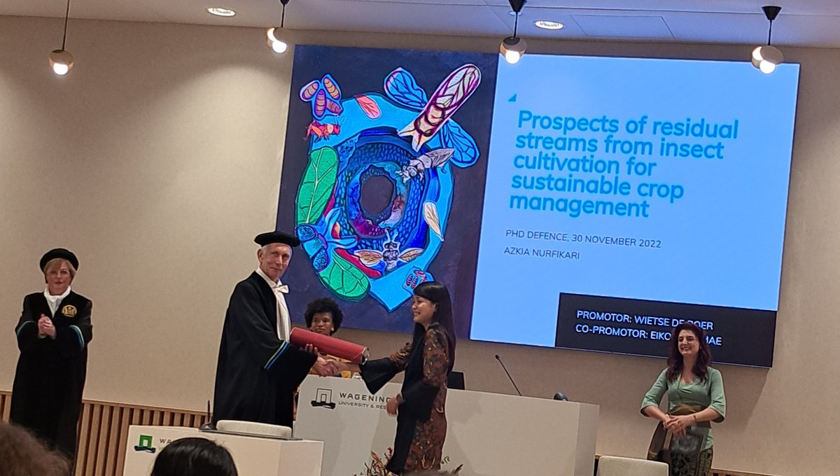 Congrats to the new doctor <a href="/azkia___/">Azkia Nurfikari</a>! Azkia just defended her thesis on using insect waste for sustainable crop production (including aspect to increase soil suppressiveness). <a href="/niooknaw/">NL Inst of Ecology</a>