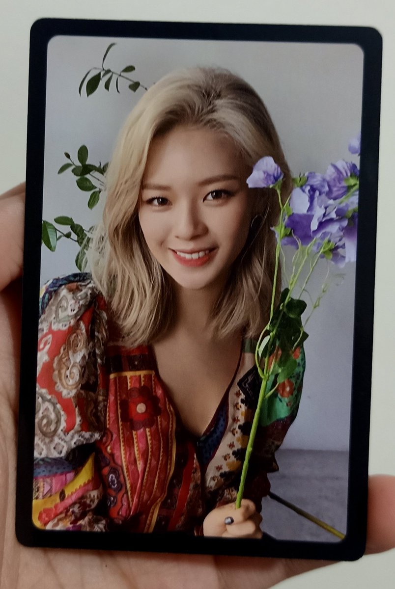 comfy_cart's tweet photo. WTS LFB PH Twice #Comfy_Onhand

📌 Jeongyeon More &amp; More JYP POB PC 

💸 60 php

✅ ONHAND ✅

📩 Reply or DM me to order/inquire https://t.co/qmBEICQYTK