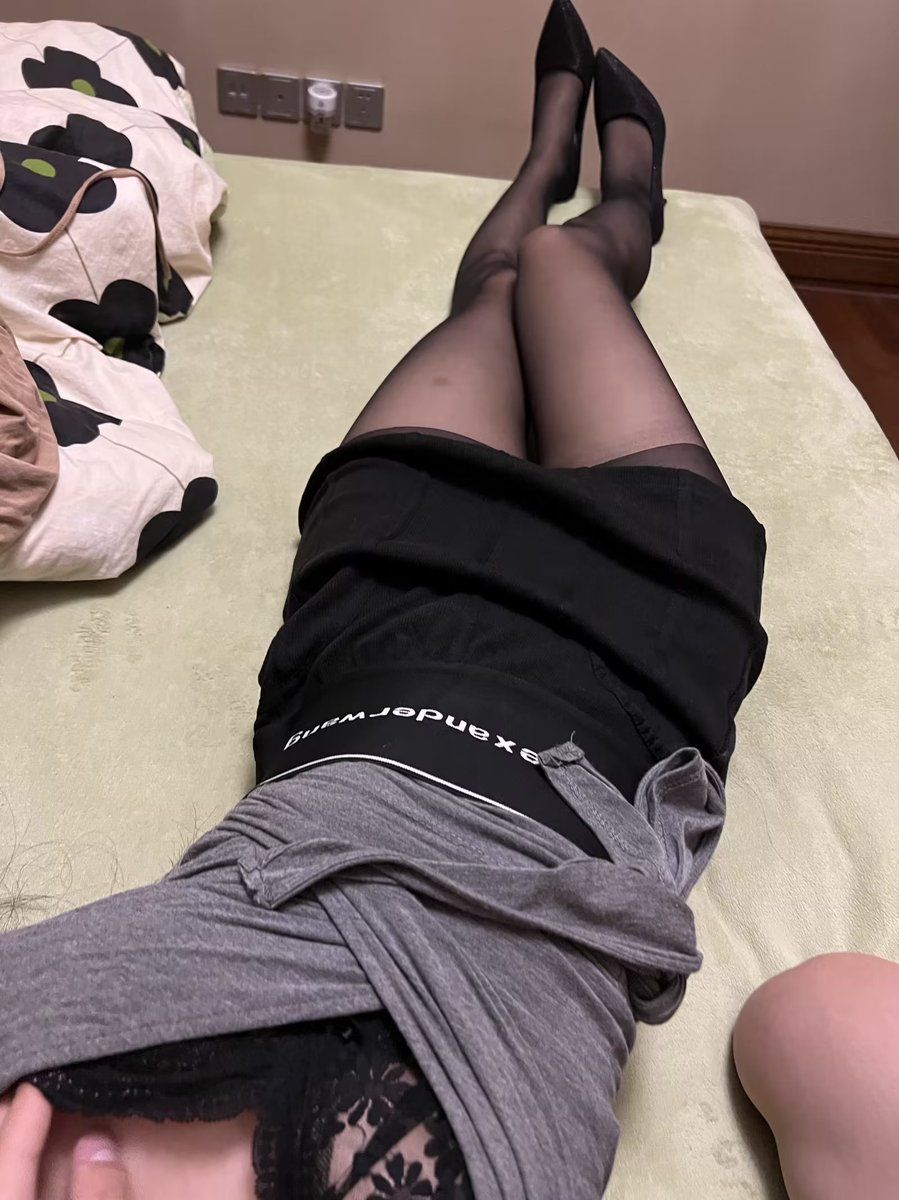 XMFQ33's tweet photo. 出门做次核酸，排队两小时 https://t.co/iANcQb403j