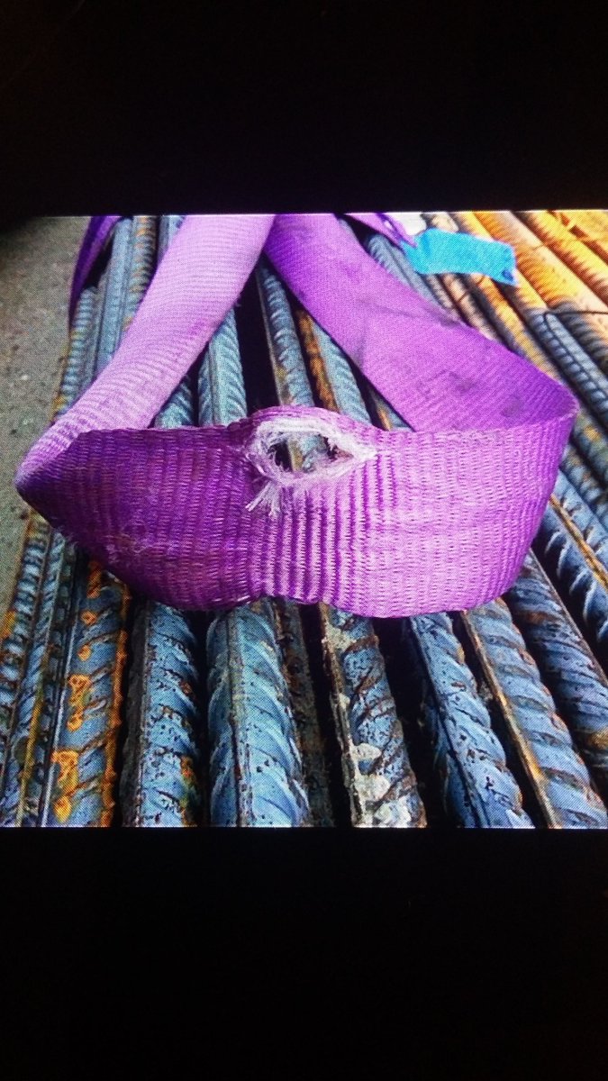 Nu het toch een hot item is kunnen we het niet eens hebben over het grensoverschrijnend gedrag in het @verticaletransport van vele lieden onder en rondom hijskranen. Vaak onverschillig, onervaren, de taal niet machtig, onverantwoord bezig als het gaat om het aanslaan van lasten