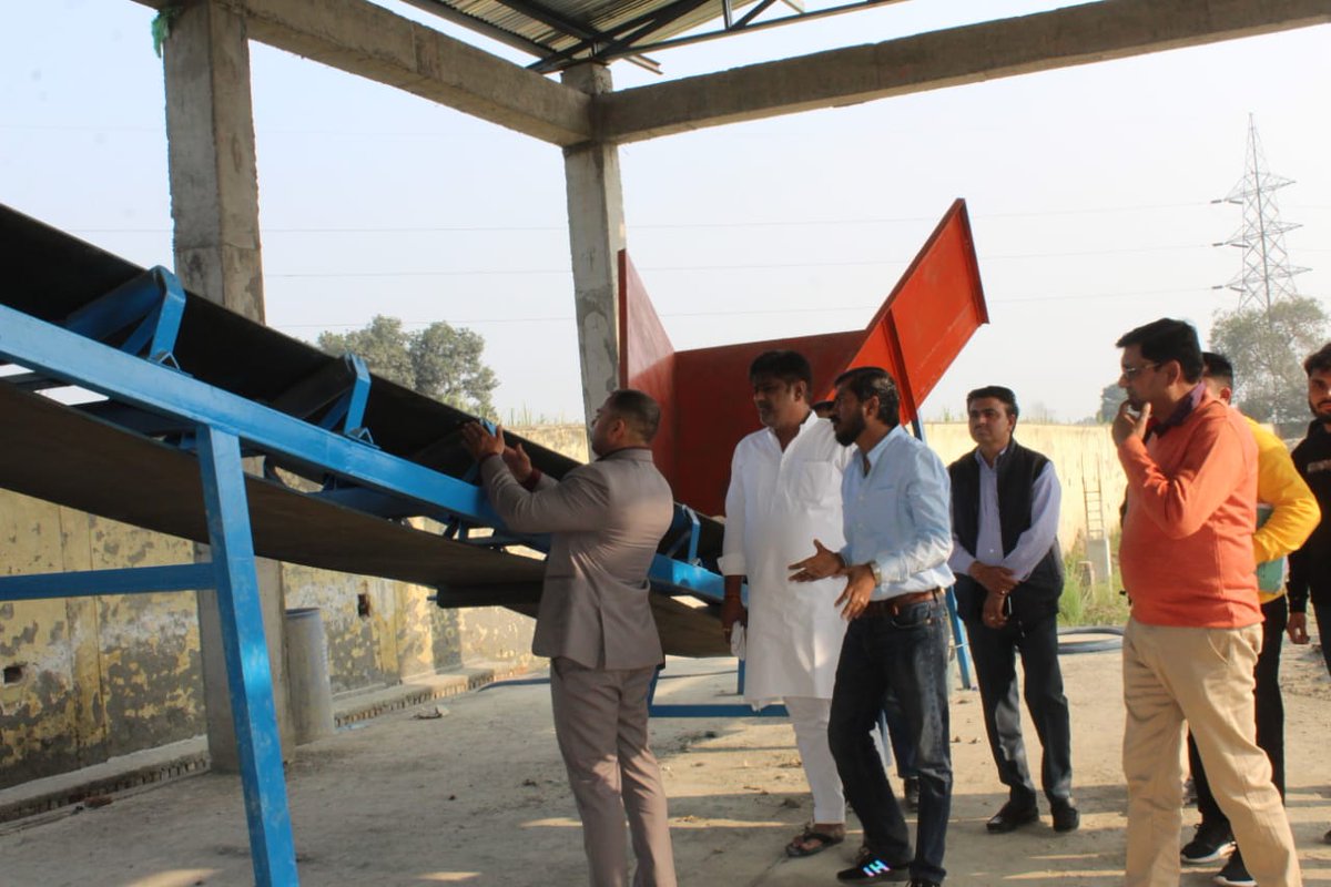 BagpatDm's tweet photo. नगर पालिका बड़ौत के निर्माणाधीन कूड़ा निस्तारण प्लांट का किया निरीक्षण। https://t.co/pCzz5WBT1l